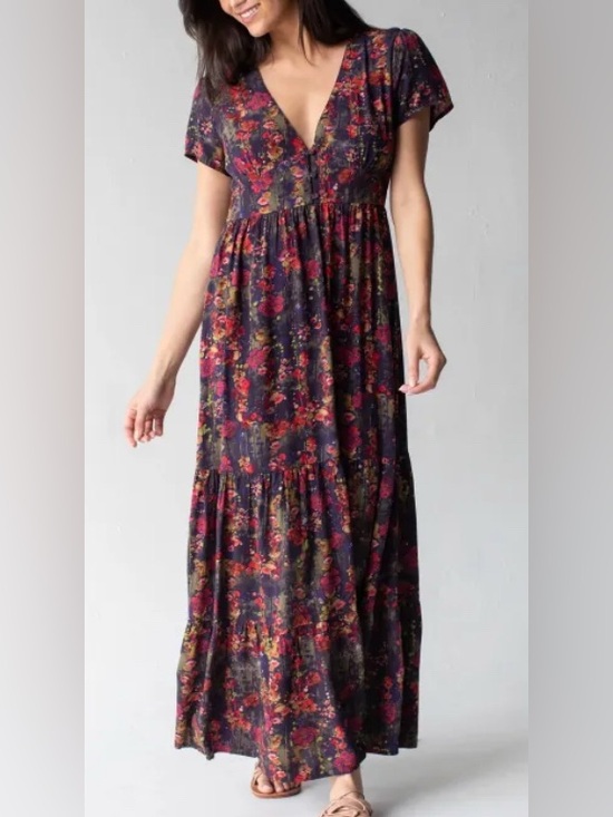 NATURAL LIFE Dresses & Skirts - Natural Life - EUC - Evangeline
Floral Maxi Dress. EXCELLENT CONDITION